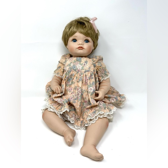 The Hamilton Collection 1989 Jessica Porcelain Doll by Connie Walser Derek - Picture 2 of 4